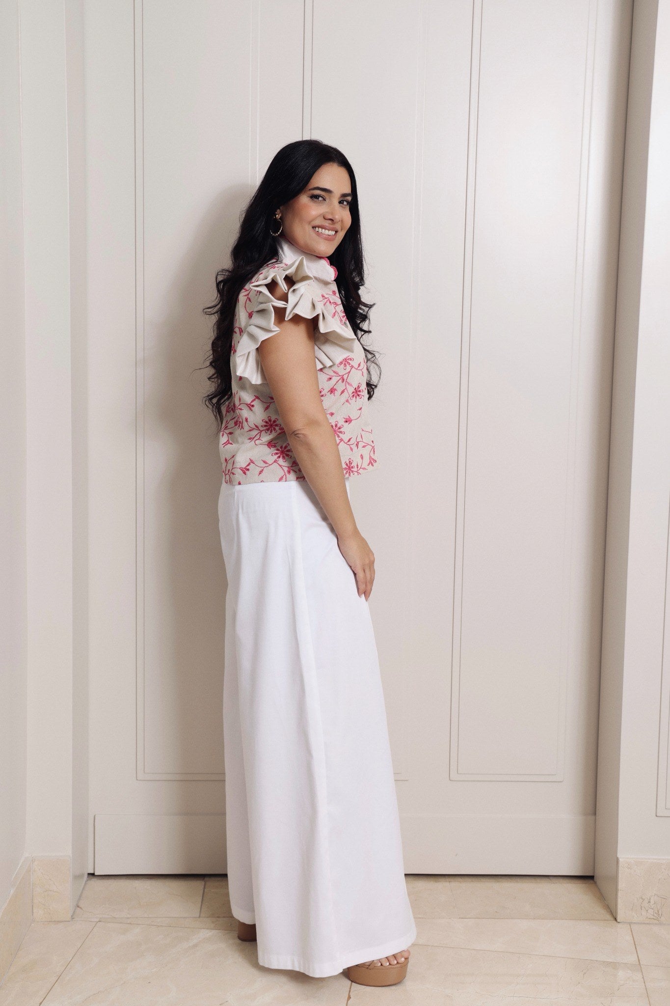 Hoja Blouse Pink Embroidered